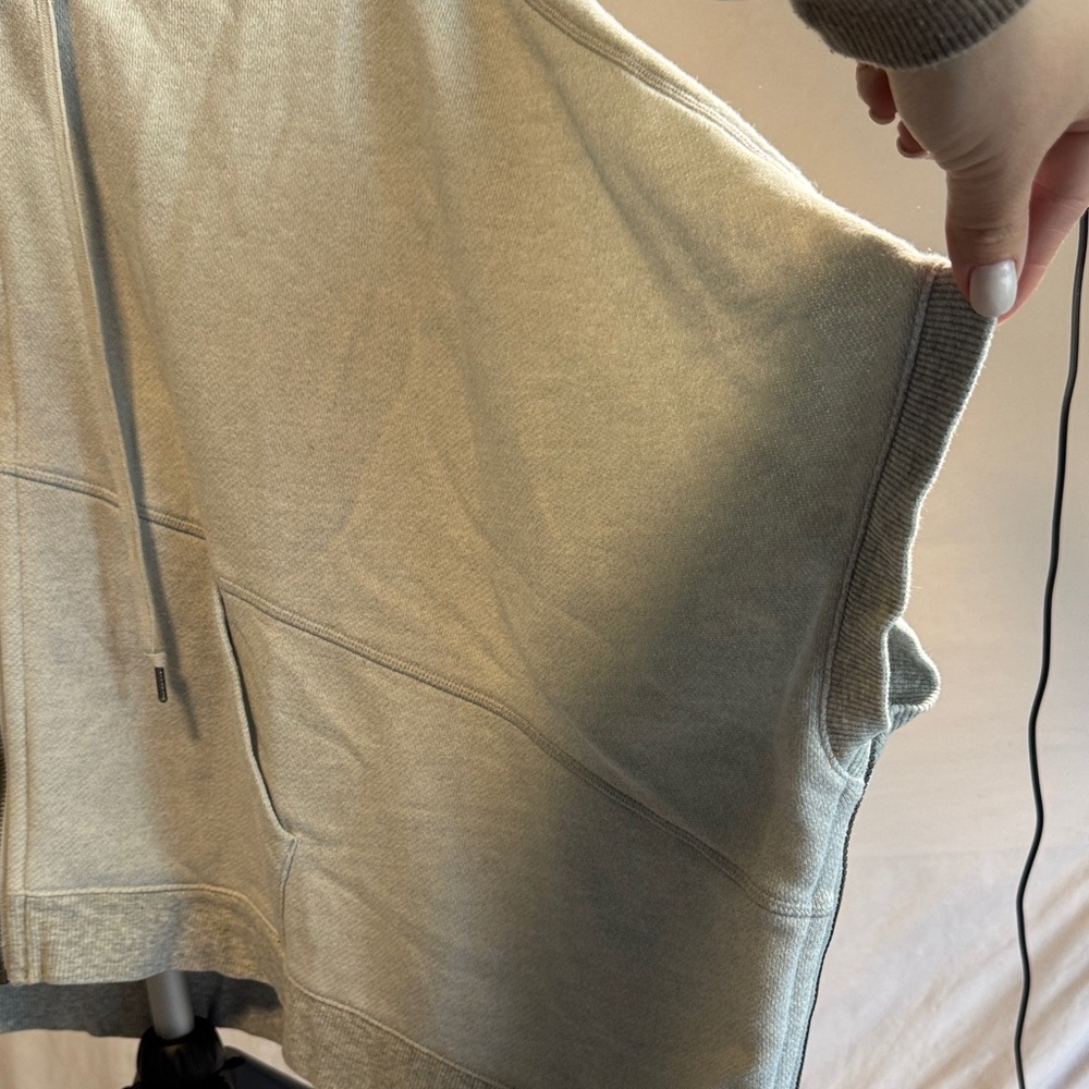 Lululemon Light Gray Zip-Up Hoodie Size 6 - Picture 10 of 10